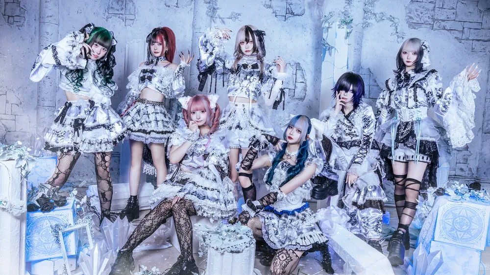 MIRA DOLL アーティスト写真